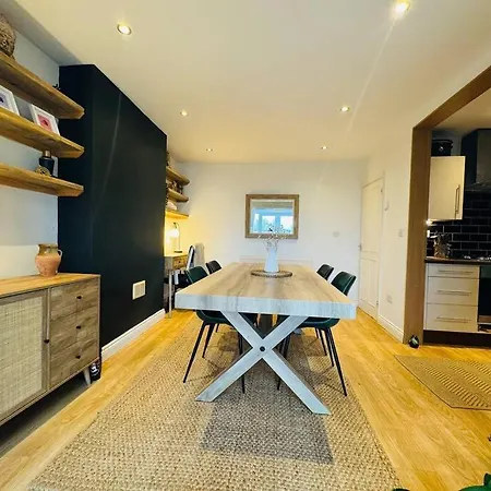 Stylish With Stunning Views *