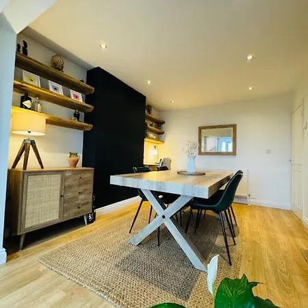 Stylish With Stunning Views Lejlighed Bristol
